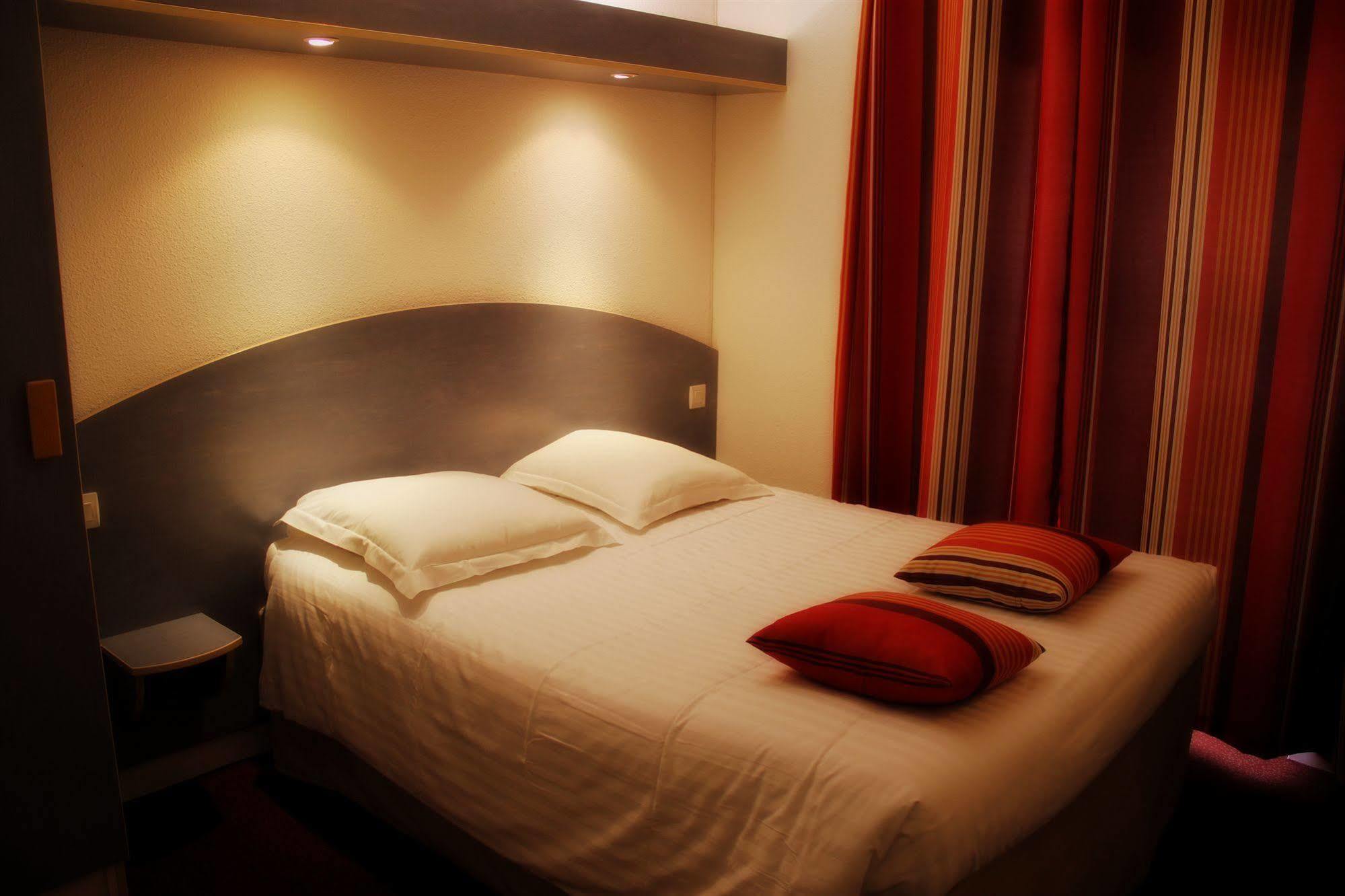 Agape Hotel Bessines Exterior foto